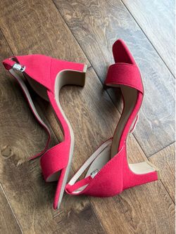 Red heels 8.5