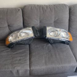 Dodge Ram 1500 headlights
