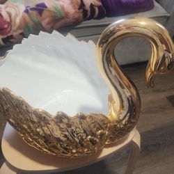 Vintage Italian Swan Bowl – 24k Gold Accents – Made in Italy