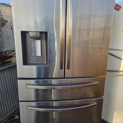 Refrigerator 