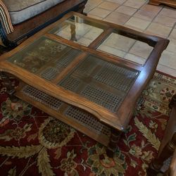 Coffee table with 2 end tables