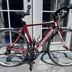2009 Cannondale Synapse 5 Bicycle - 52cm Frame 
