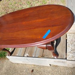 Beautiful Coffee Table With A Nice Finish *Great Deal*