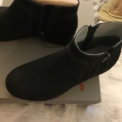 Jsport  New  In Box  Women’s Size 8  Cash Only  Size 8