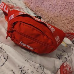 Authentic Supreme (SS18 Fanny pack)$160