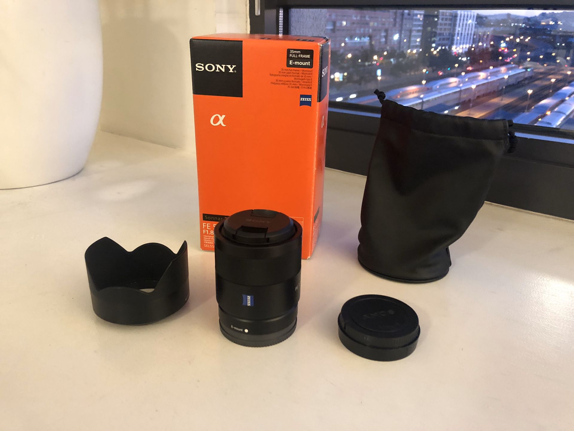 Sony Zeiss 55mm FE E-Mount f/1.8