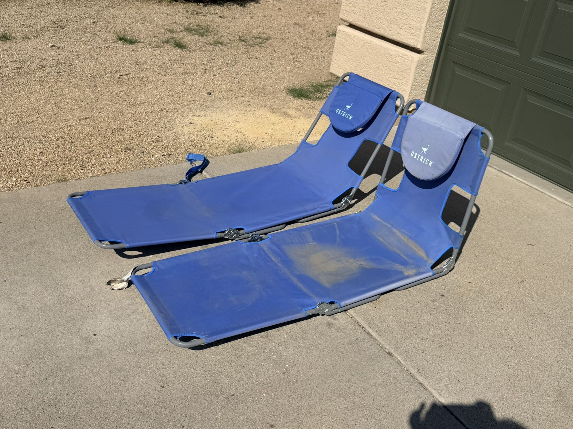 Set (2) Ostrich Blue Beach Lounge Chairs
