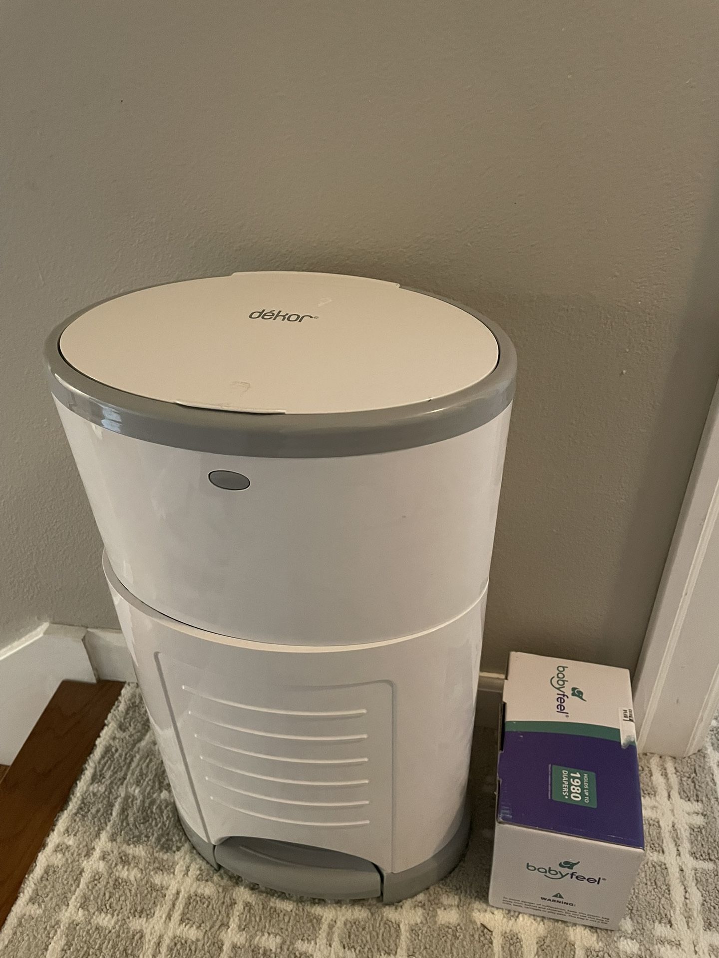 Dekor Diaper Pail + Bags