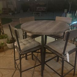 table with 4 chairs