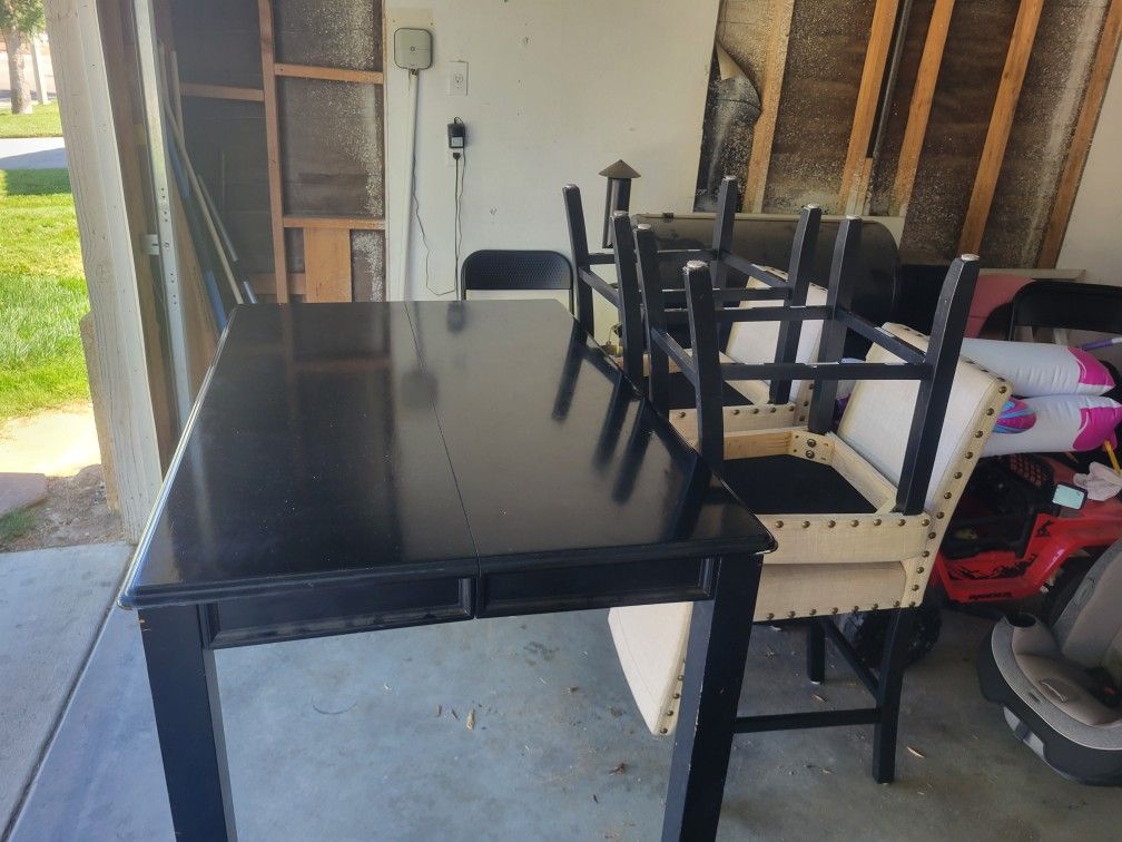 Table With 4 Chairs