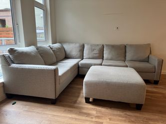 3-Piece Sectional + Ottoman  |  Light Gray