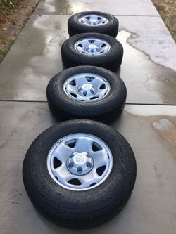 Brand new tacoma tire 245/75/16 