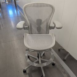 Herman Miller Aeron Remastered Drafting Stool Size B