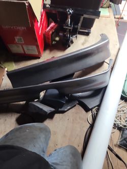 2005 Scion Xb Rear Bumper Cover Lower Segments With Retainers