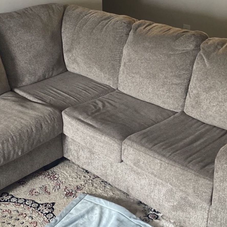 Sectional Couches 