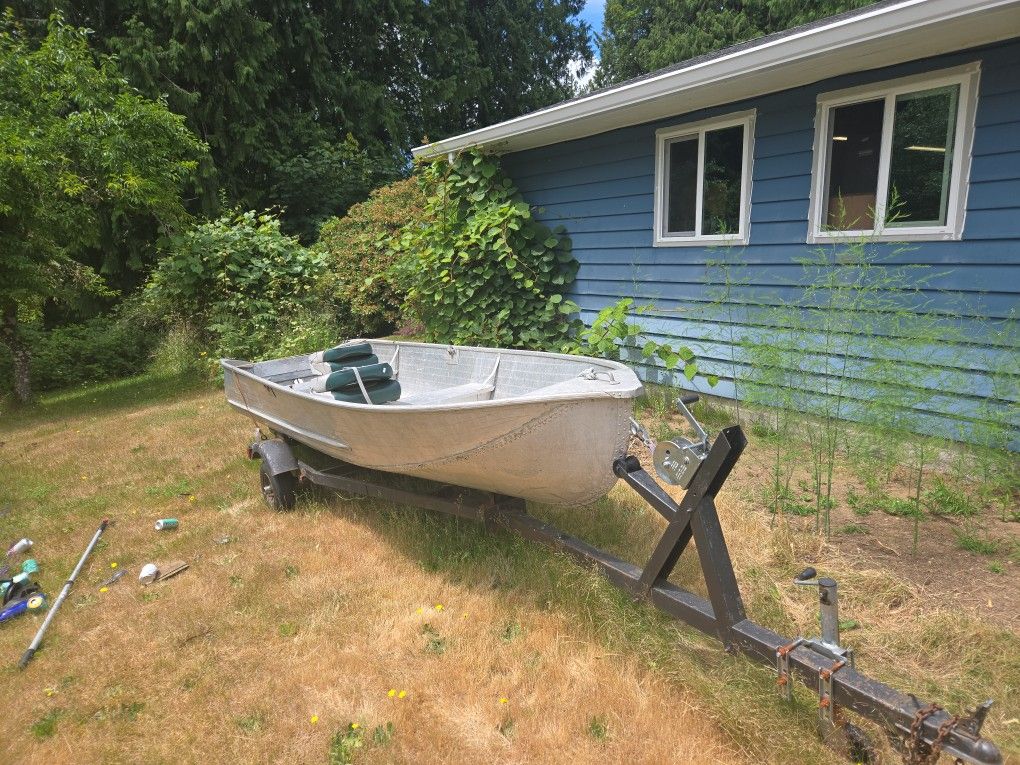 14 Foot Aluminum Boat With Trailer