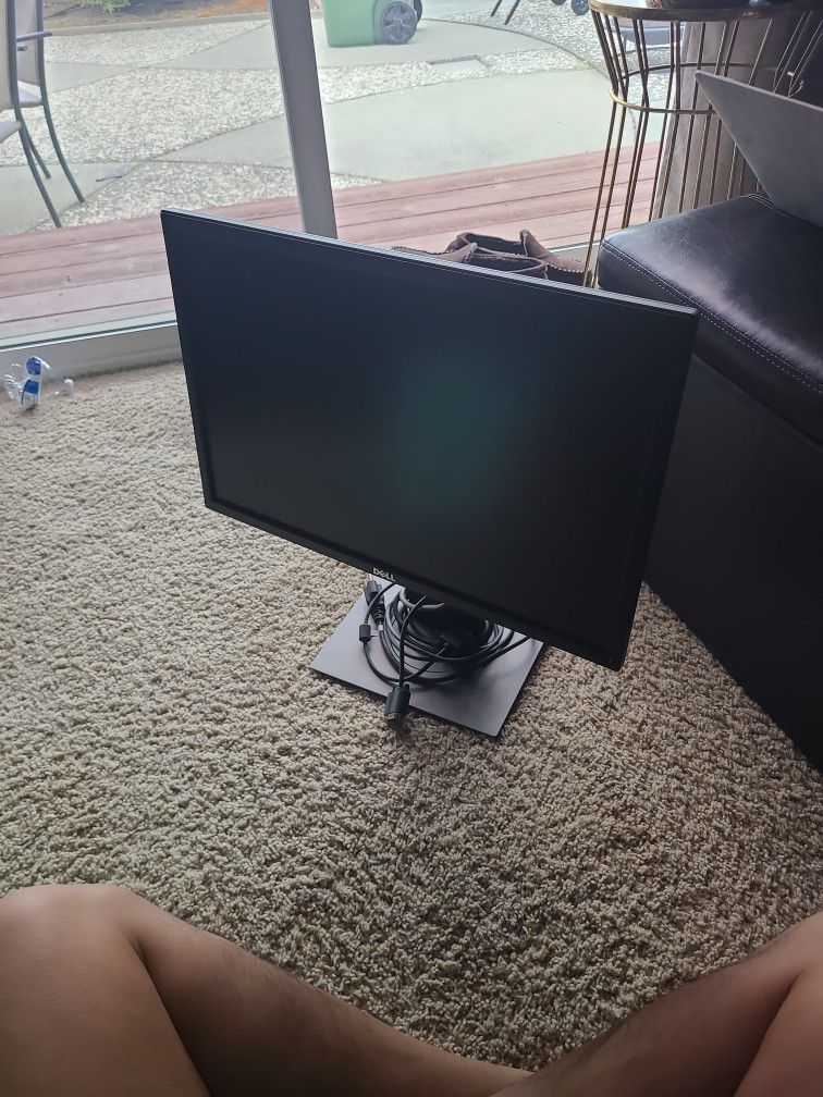 27 Inch Monitor For sale