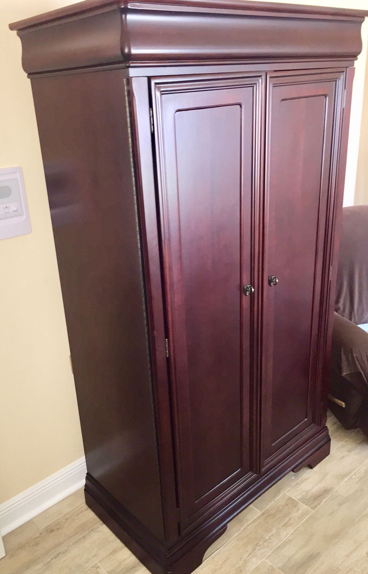 Bedroom set. Bought from Havertys. Marseille collection. for Sale in