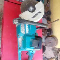Cordless Concrete Saw