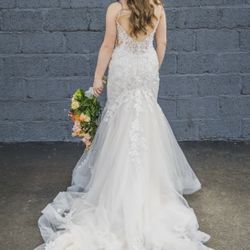 Sophia Tolli Designer White Lace Wedding Dress (Mermaid)