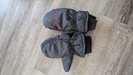 Toddler snow gloves