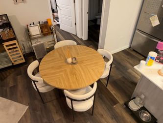 Round Dining Table for 4, Modern Farmhouse Kitchen Table, 47 inches