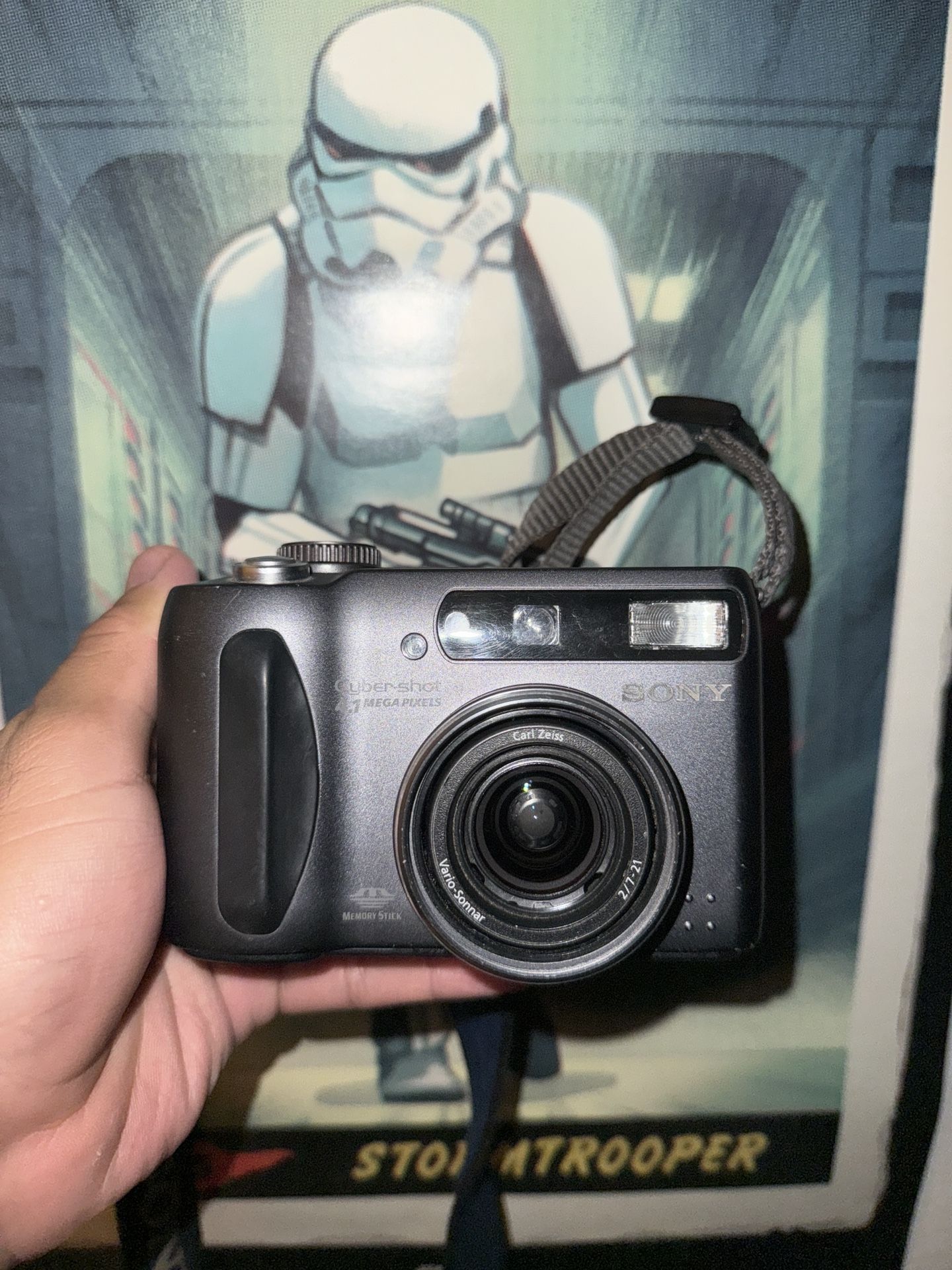 Sony CyberShot DSC-S85 4.1MP Digital Camera With Battery NO CHARGER! Tested!