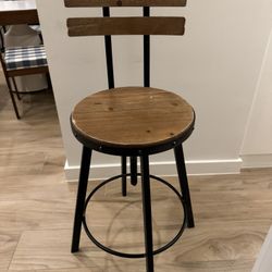 4 Bar Stools