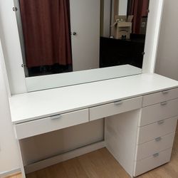 7 Drawer Vanity 