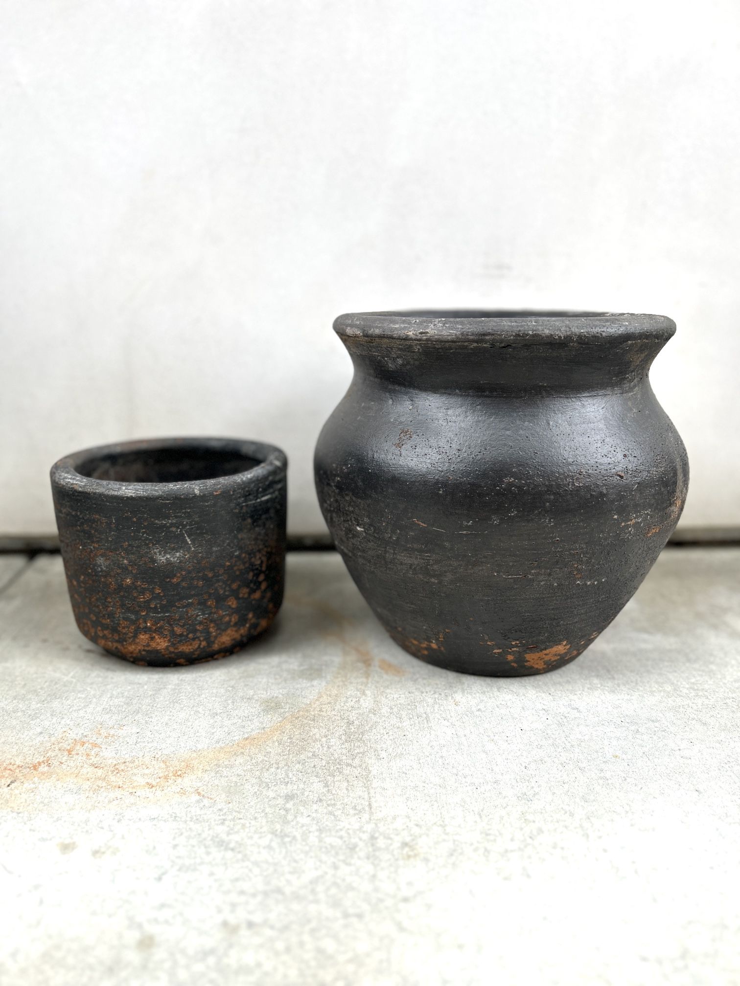 2 Planting Pots