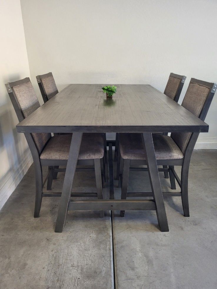 Table 4 Chairs Good Condition 