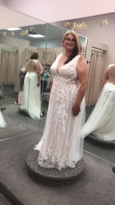Beautiful Champagne / Ivory Wedding Dress