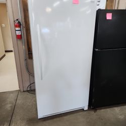 Frigidaire 22 Cf Upright Frost Free Freezer 