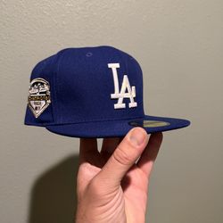 New Era Dodgers Fitted (7–7 5/8)