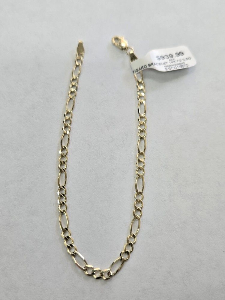 14kt Gold Figaro Bracelet 8"
