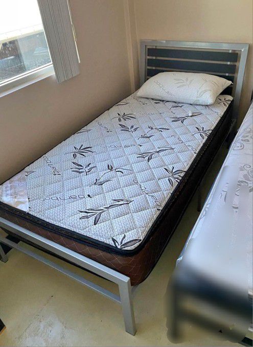 Brand New Twin Size Platform Bed Frame +Mattress 