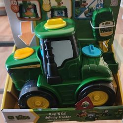 John Deere Key-n-Go Johnny Tractor 13 Interactive Features