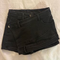 🛍️ CLEARING OUT CLOSET — EVERYTHING $2 EACH! 🛍️
