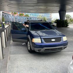 2005 Ford Freeestyle SUV low Miles 