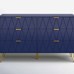 (1) 6-Drawer Dresser (CASH & PICK UP ONLY) 