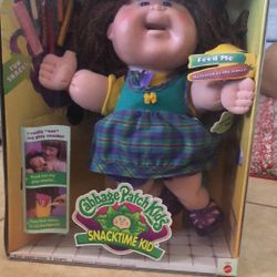 New Extremely rare, 1995 Cabbage Patch snacktime, eating doll