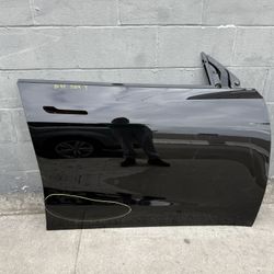 2020 - 2024 TESLA MODEL Y RIGHT FRONT DOOR