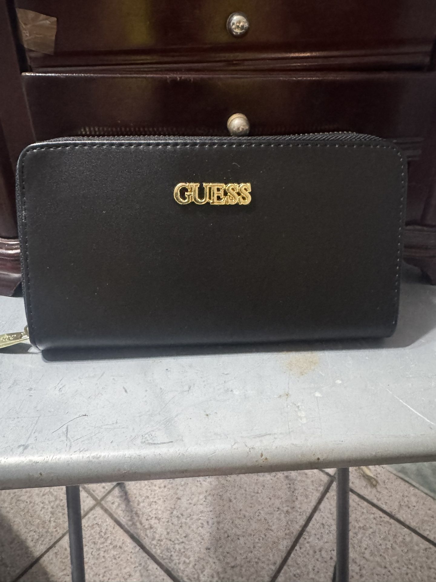 Guess Wallet