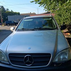2000 Mercedes-Benz M-Class