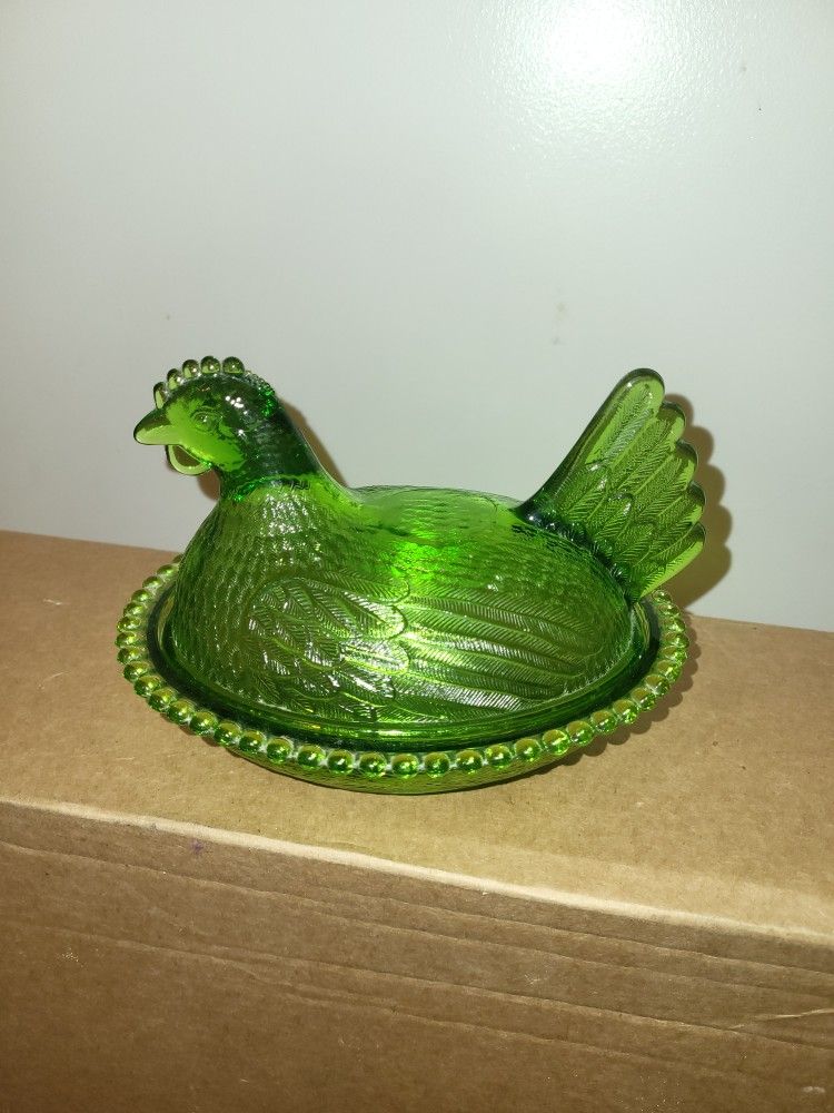 RARE Emerald Green Indiana Glass Hen on Nest, in perfect condition. No chips or cracks."