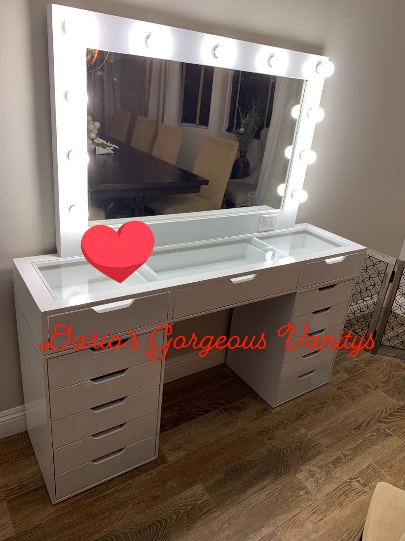 New Makeup Vanity with Mirror and lightbulbs Slay Station not impressions Vanity
