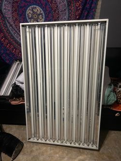 4 Grow lights + indoor grow tent