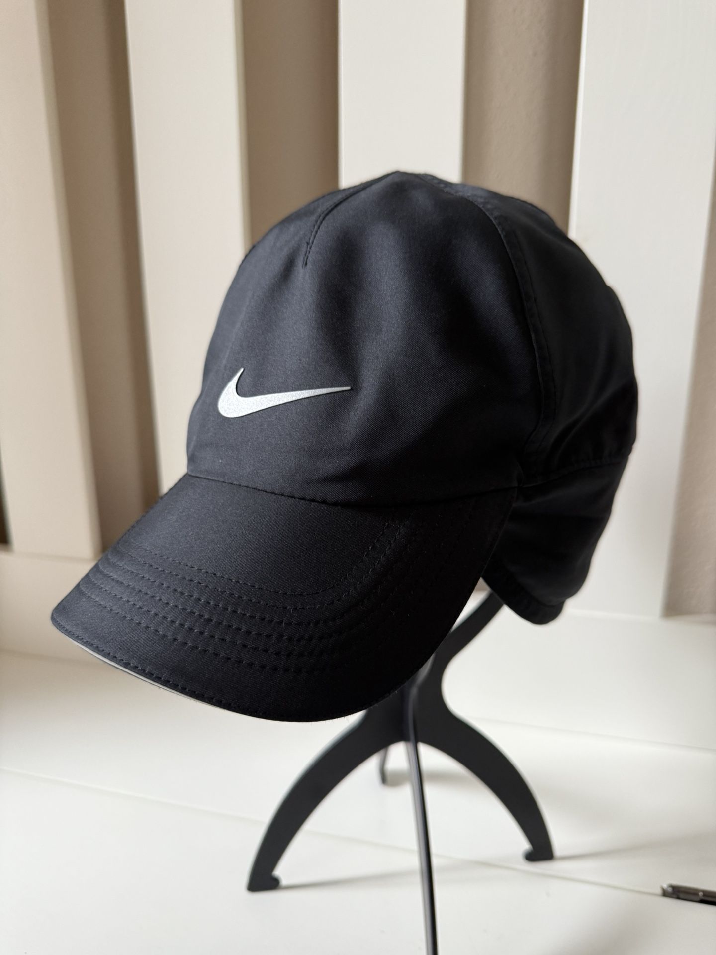 Nike unisex fleece lined ear flap cap never worn 🧢