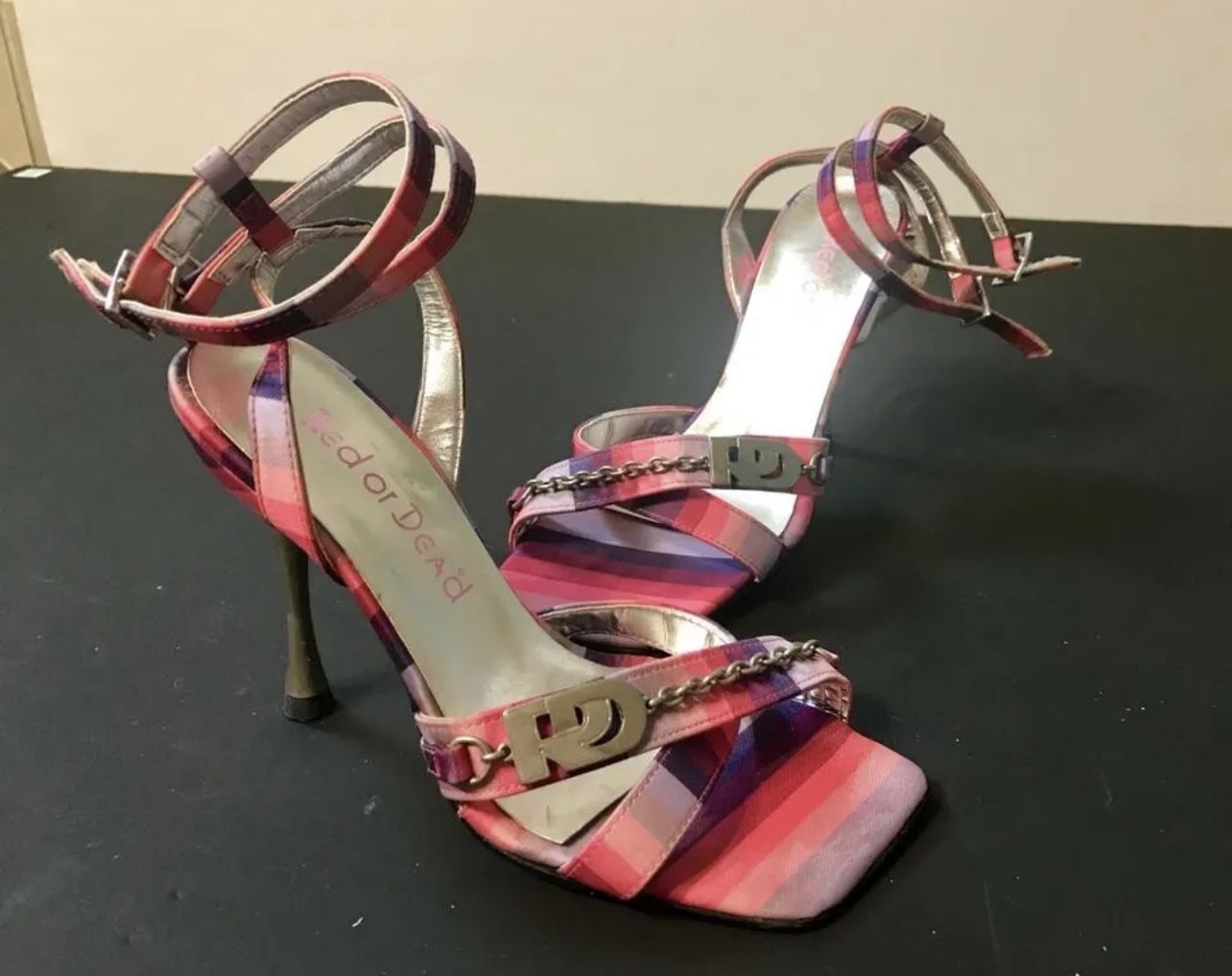 Slightly Used ladies Multicolor Red Or Dead Open Toe Shoes Size 7.