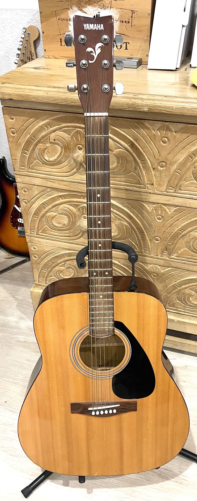 Yamaha Acoustic Guitar Mint  F-310